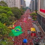 Ato histórico na Avenida Paulista reúne multidão em apoio à reeleição de Lula e impulsiona virada no segundo turno