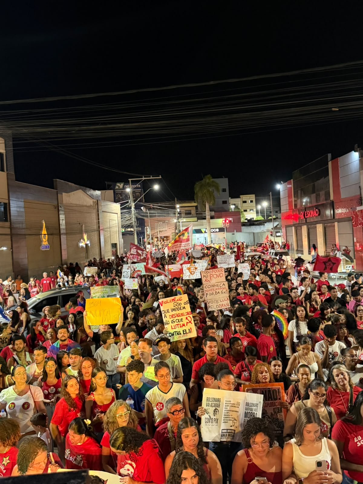 Ato pró-Lula em Irecê mobiliza juventude e movimentos sociais nas ruas do centro