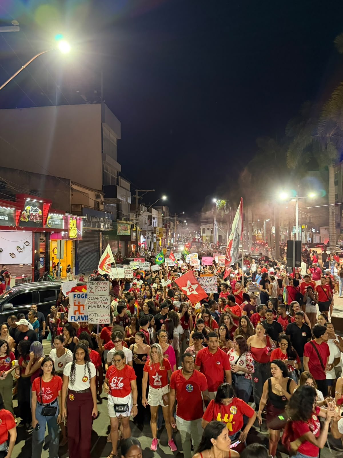 Ato pró-Lula em Irecê mobiliza juventude e movimentos sociais nas ruas do centro